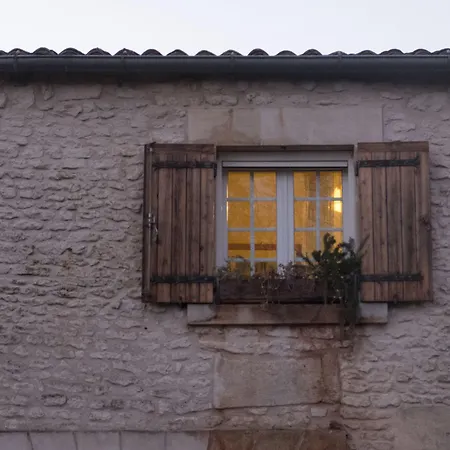 לינה וארוחת בוקר La Bribaudonniere