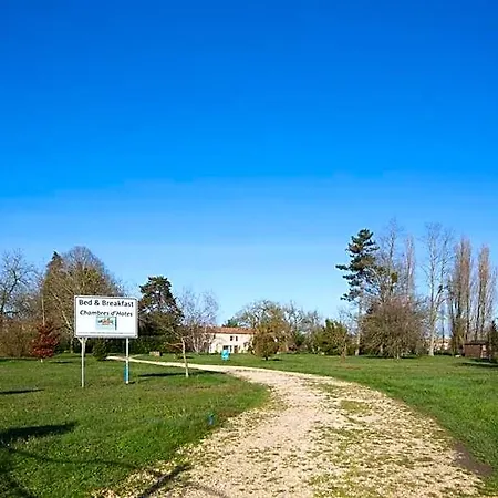 La Bribaudonniere Bed and Breakfast Saint-Palais-de-Phiolin